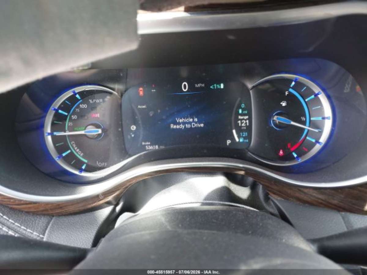Chrysler Pacifica 2022 z USA — zdjęcie 12 z 15