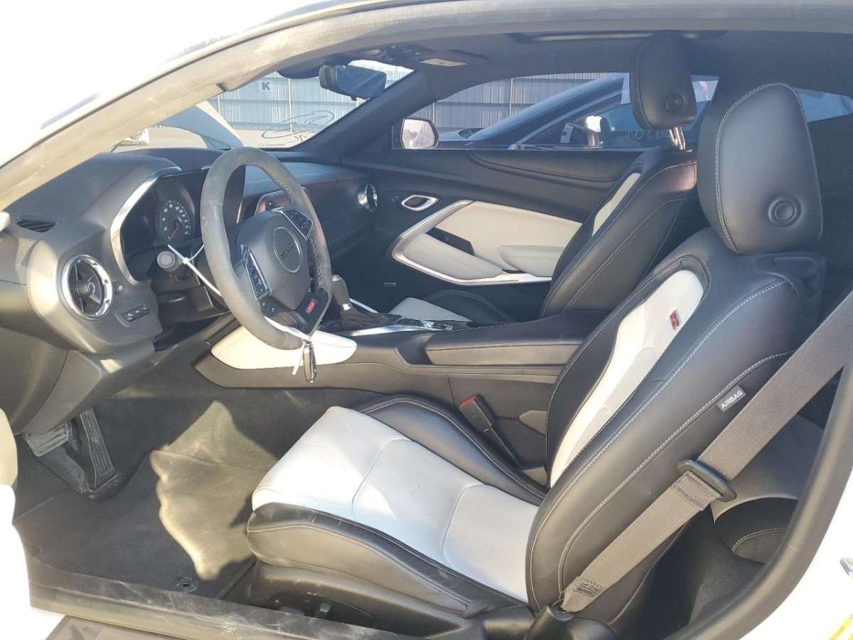 Chevrolet Camaro 2023 8