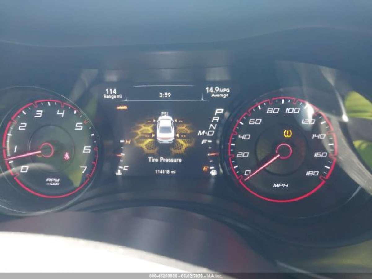 Dodge Charger 2017 z USA — zdjęcie 11 z 14
