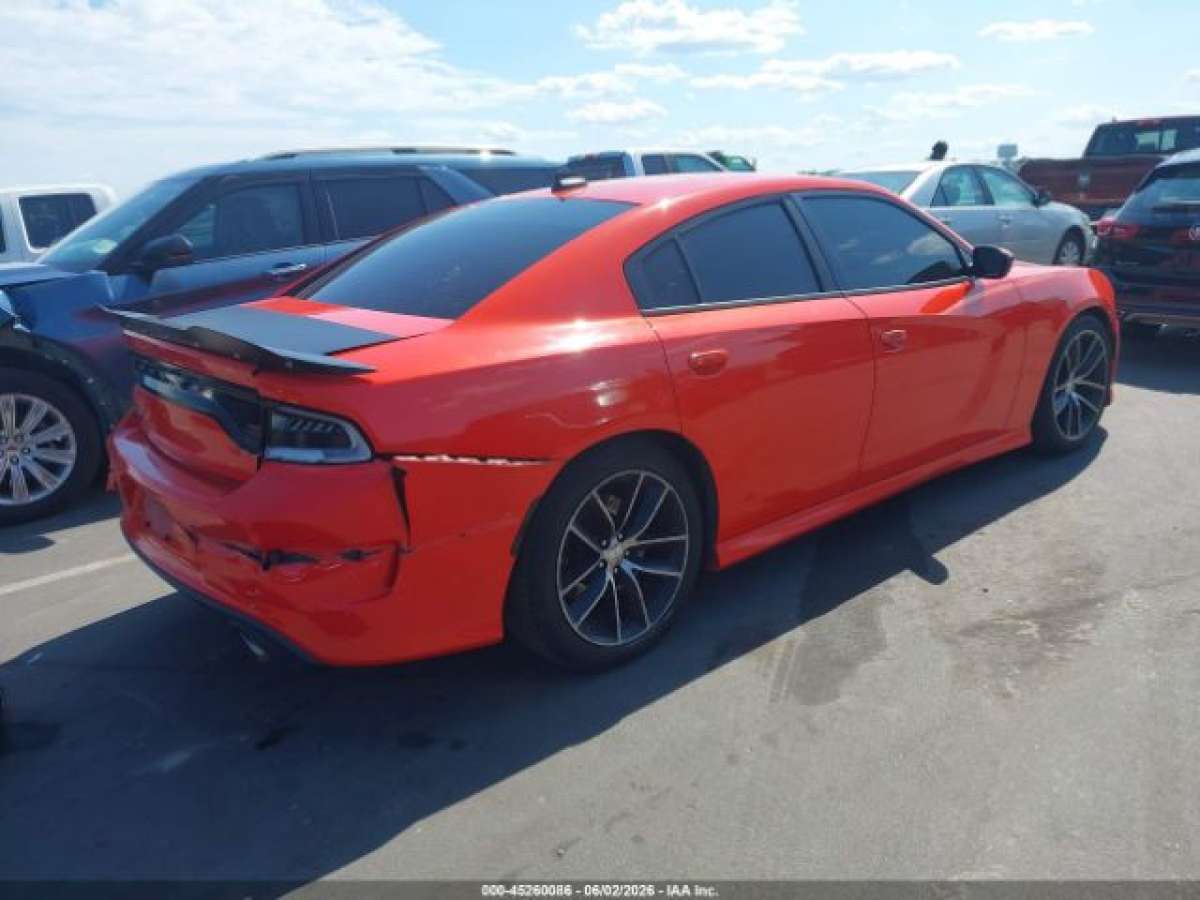 Dodge Charger 2017 z USA — zdjęcie 7 z 14