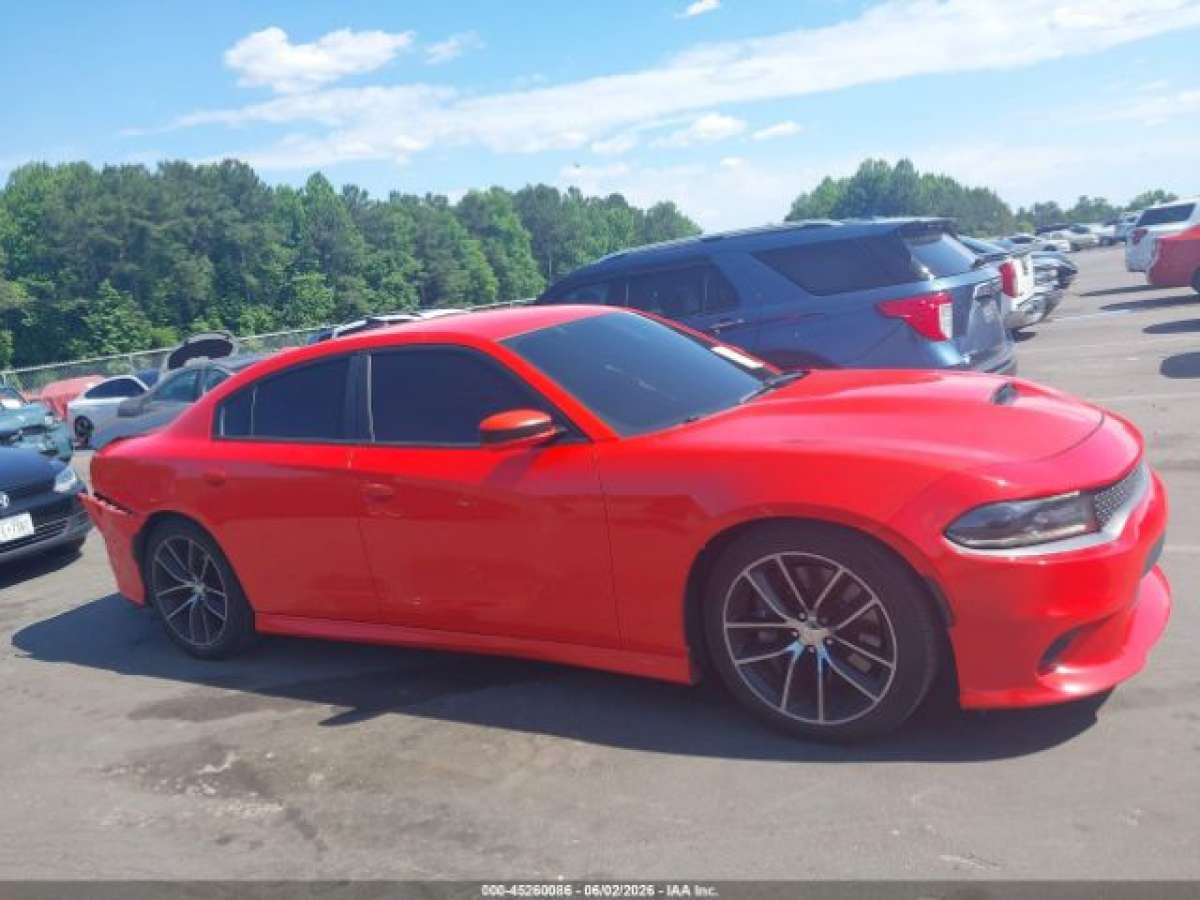 Dodge Charger 2017 z USA — zdjęcie 8 z 14