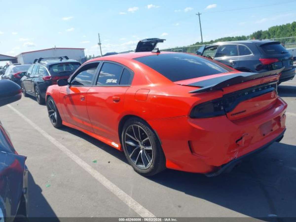 Dodge Charger 2017 z USA — zdjęcie 9 z 14