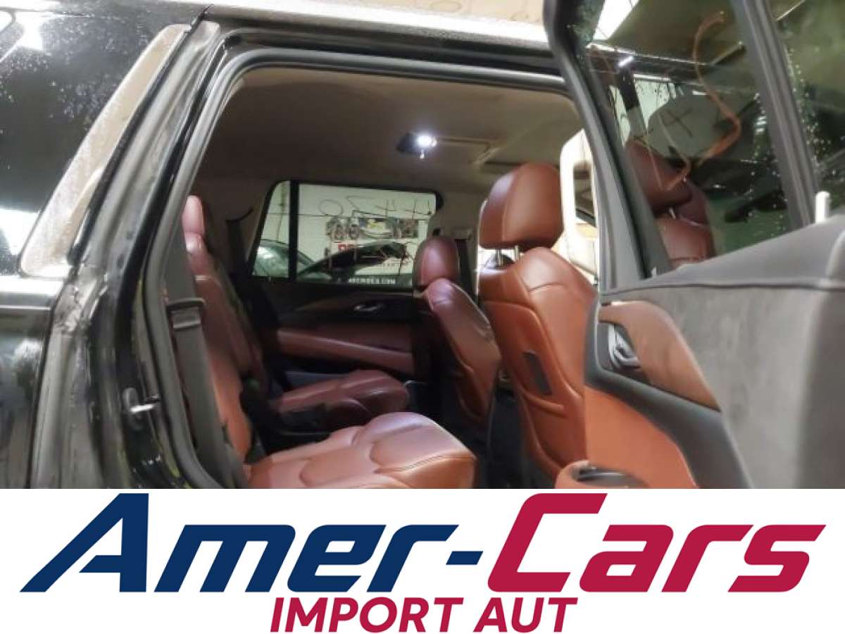 Cadillac Escalade 2020 z USA — zdjęcie 8 z 16