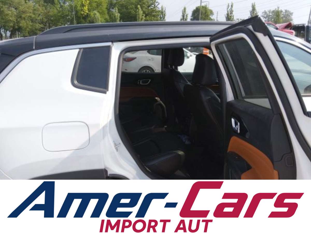 Jeep Compass 2025 z USA — zdjęcie 12 z 15