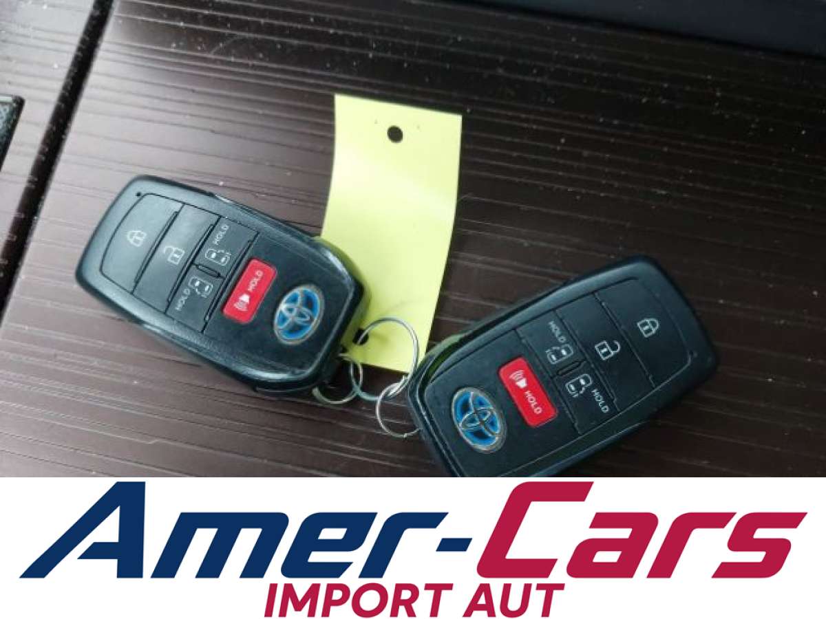 Toyota Sienna 2021 z USA — zdjęcie 11 z 16