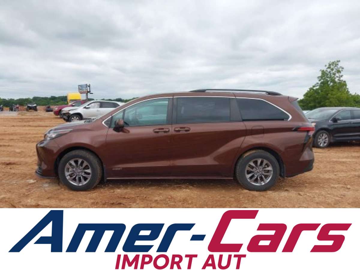 Toyota Sienna 2021 z USA — zdjęcie 14 z 16
