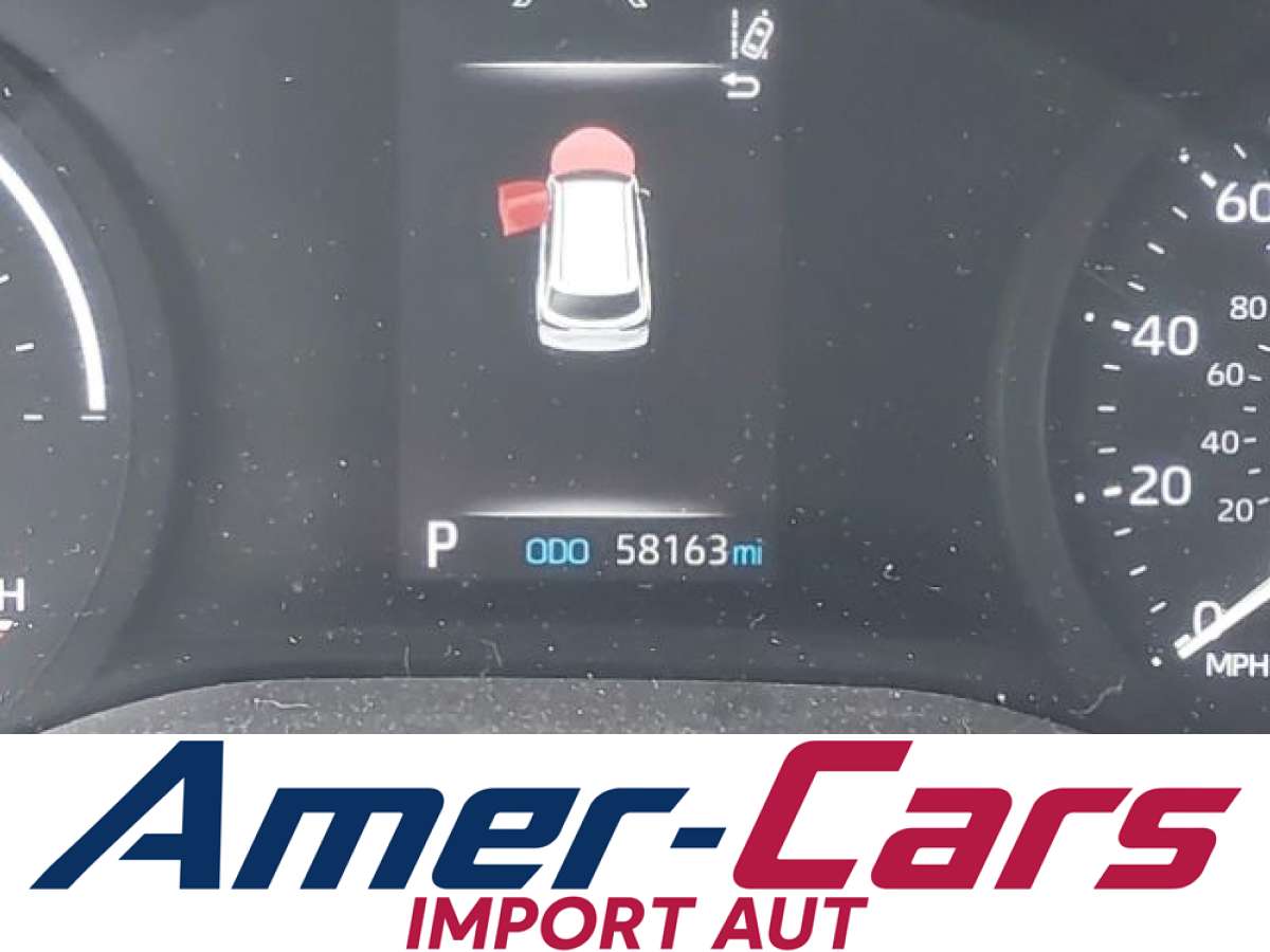 Toyota Sienna 2021 z USA — zdjęcie 15 z 16