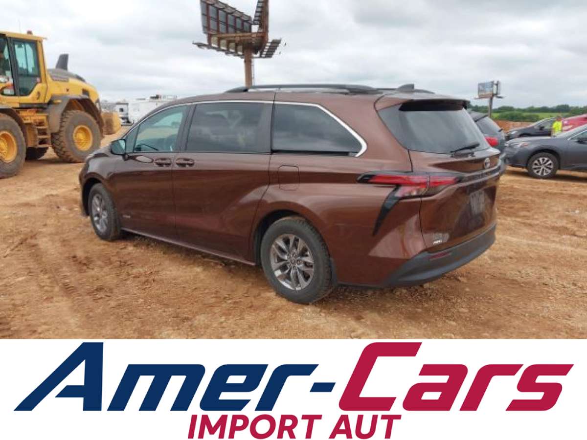 Toyota Sienna 2021 z USA — zdjęcie 3 z 16