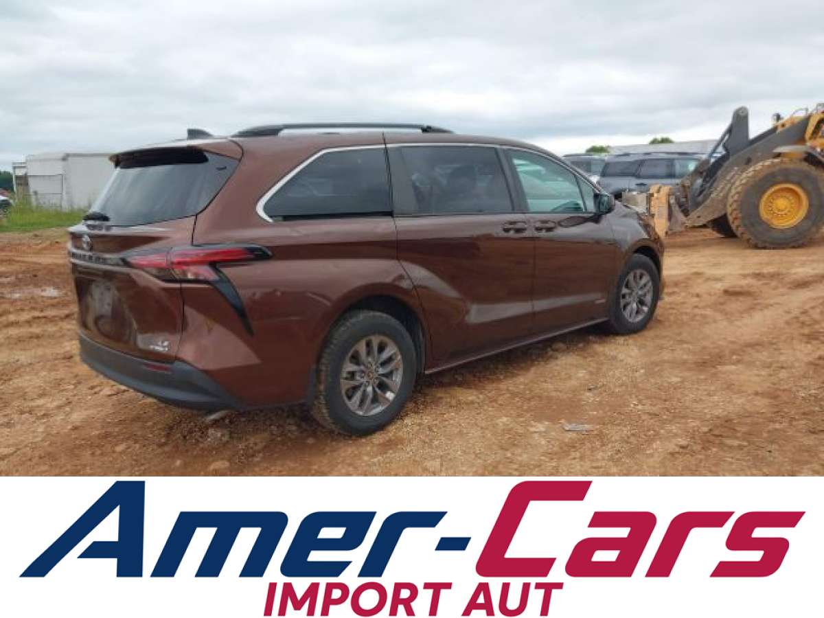 Toyota Sienna 2021 z USA — zdjęcie 4 z 16