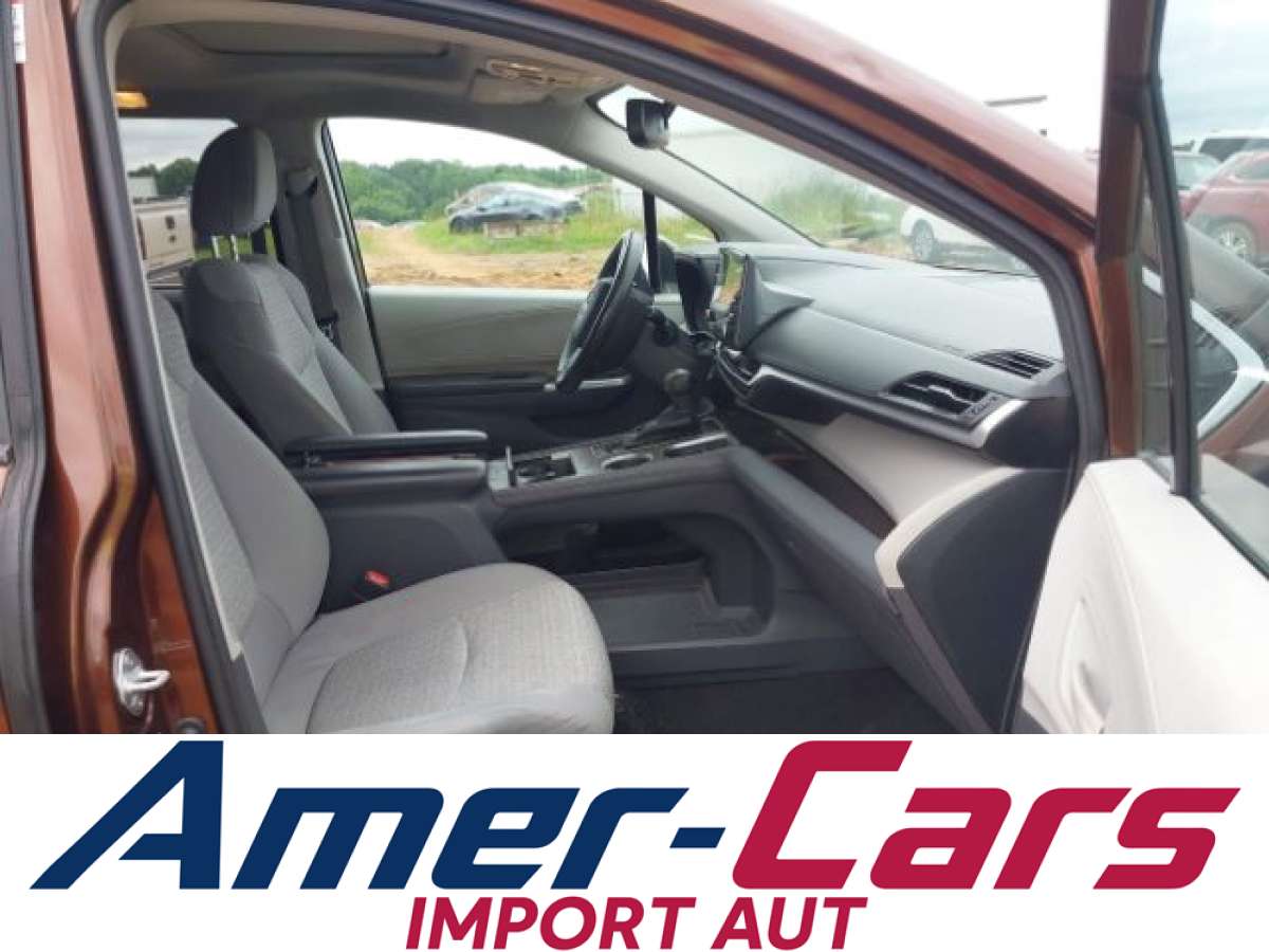 Toyota Sienna 2021 z USA — zdjęcie 5 z 16