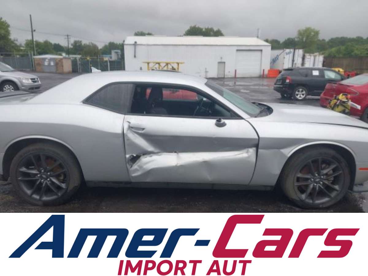 Dodge Challenger 2022 z USA — zdjęcie 14 z 22
