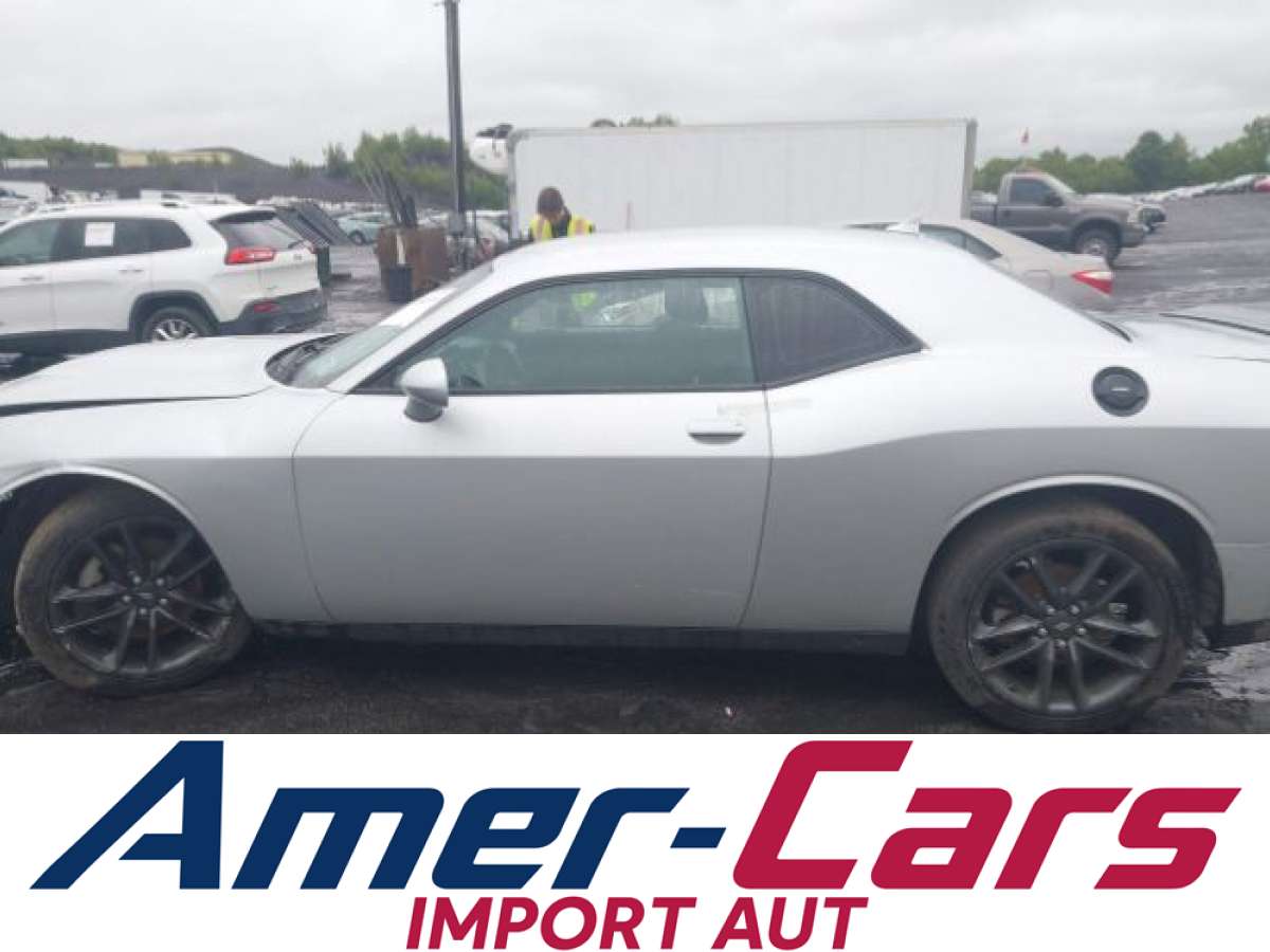 Dodge Challenger 2022 z USA — zdjęcie 15 z 22
