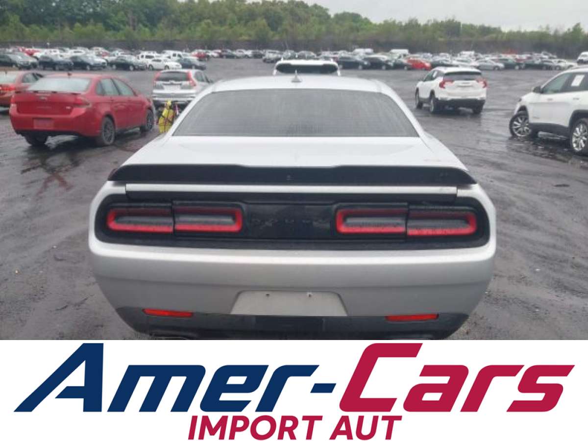 Dodge Challenger 2022 z USA — zdjęcie 17 z 22