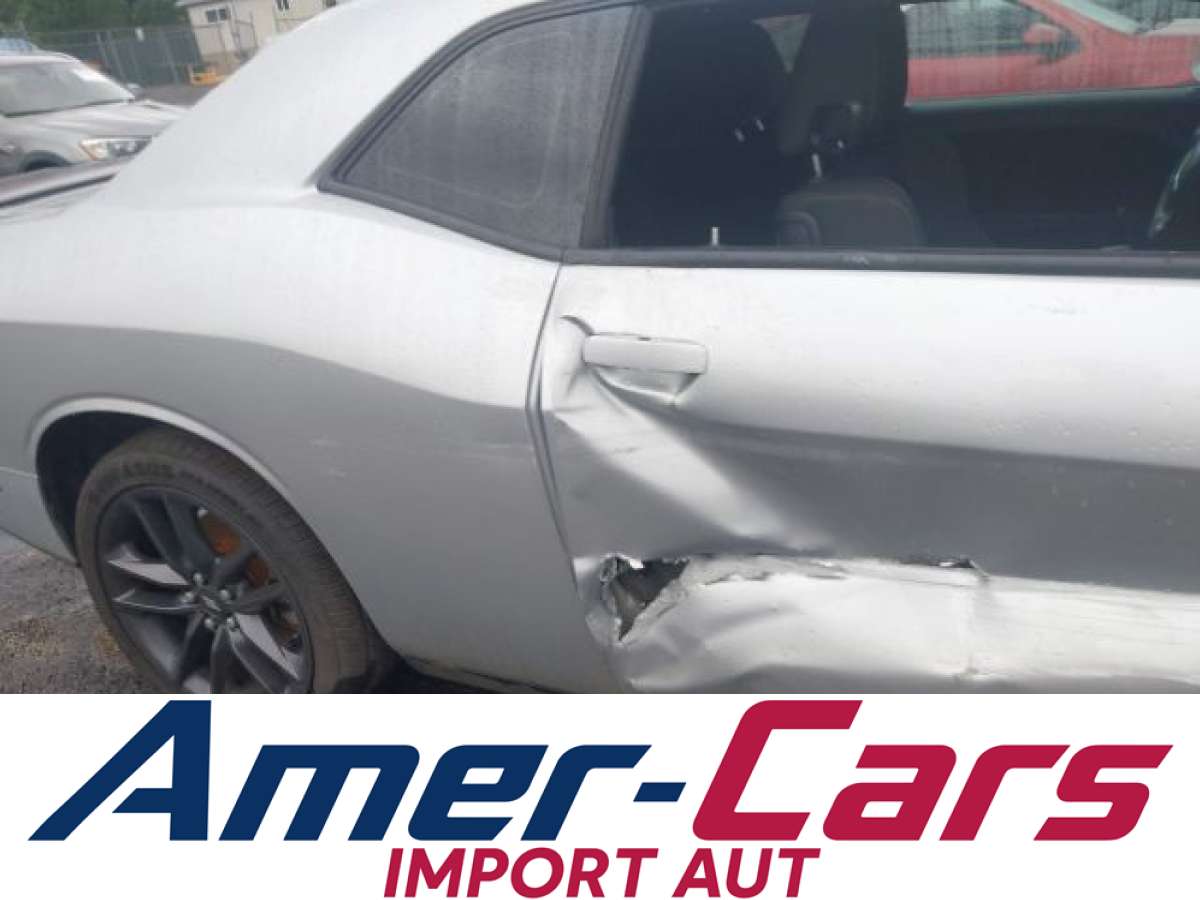 Dodge Challenger 2022 z USA — zdjęcie 21 z 22