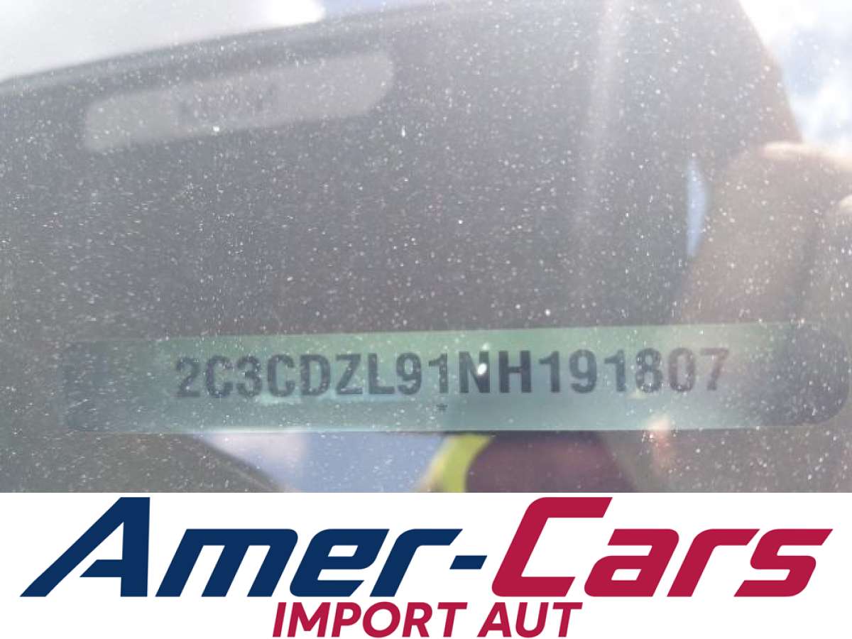 Dodge Challenger 2022 z USA — zdjęcie 18 z 20