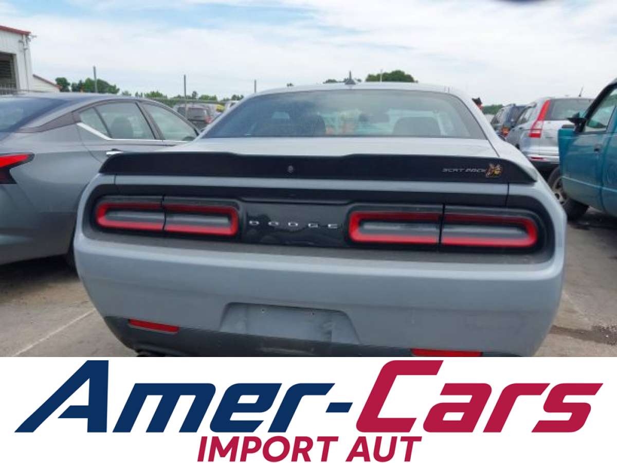 Dodge Challenger 2022 z USA — zdjęcie 16 z 16