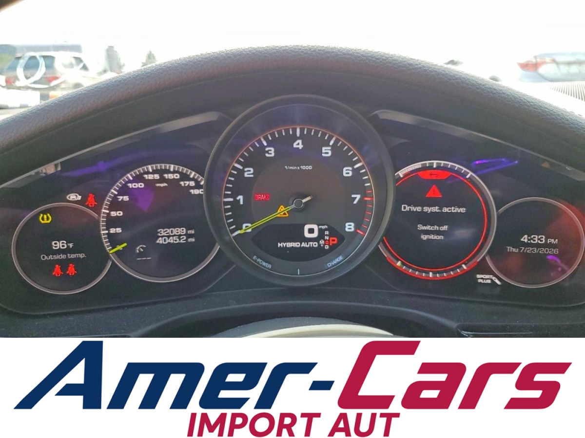 Porsche Panamera 2021 z USA — zdjęcie 9 z 11