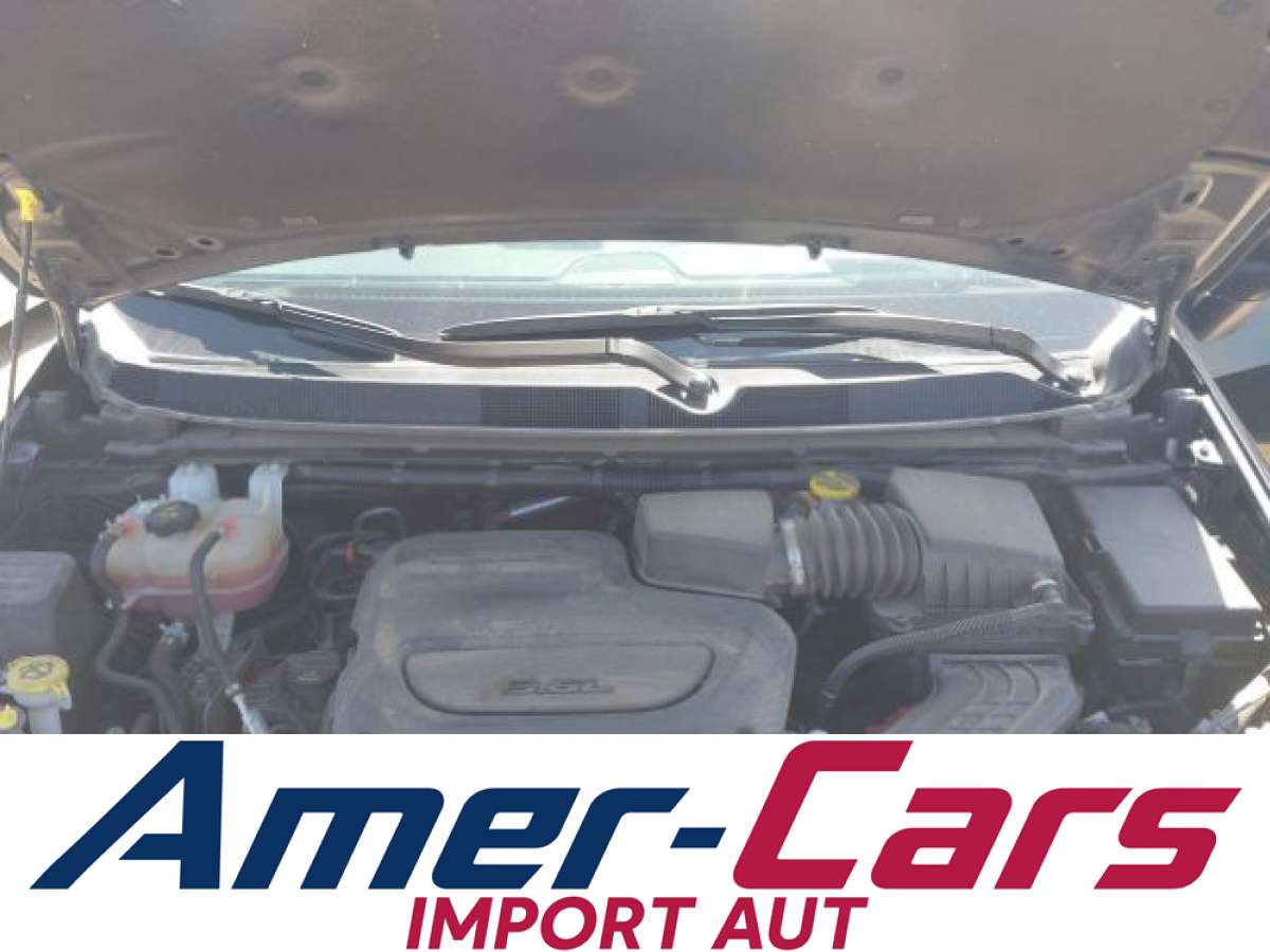 Chrysler Pacifica 2023 z USA — zdjęcie 10 z 16