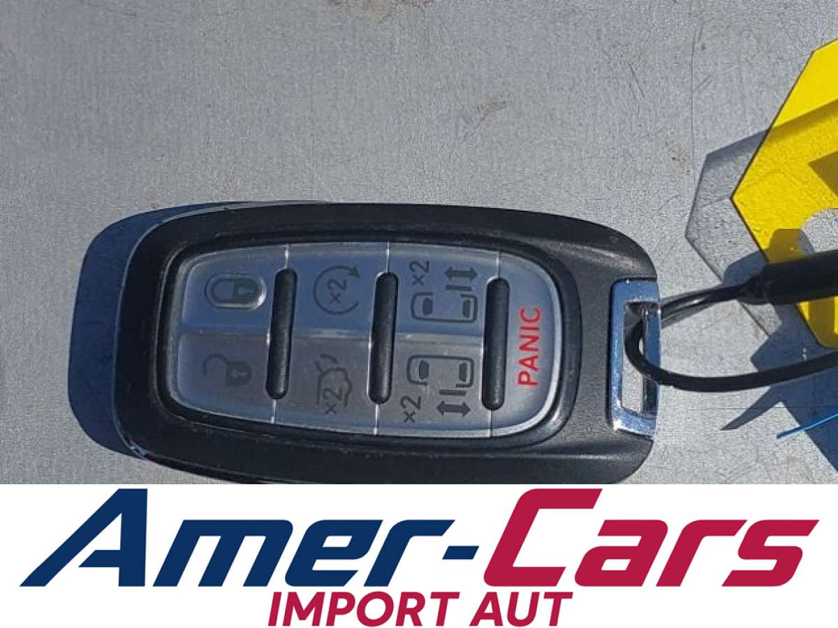 Chrysler Pacifica 2023 z USA — zdjęcie 11 z 16