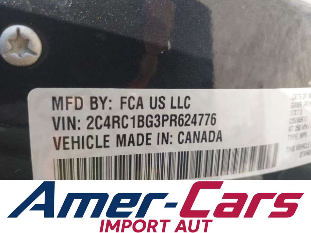 Chrysler Pacifica 2023 z USA — zdjęcie 9 z 16