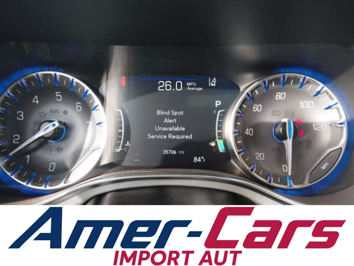 Chrysler Pacifica 2026 z USA — zdjęcie 7 z 17
