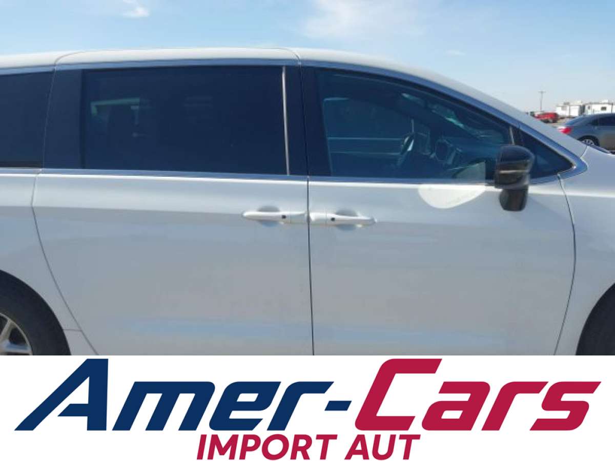 Chrysler Pacifica 2026 z USA — zdjęcie 13 z 16