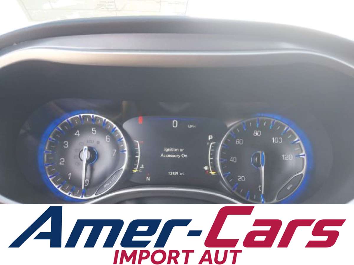 Chrysler Pacifica 2026 z USA — zdjęcie 7 z 16