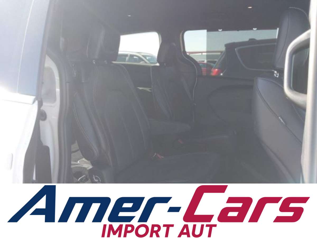Chrysler Pacifica 2026 z USA — zdjęcie 8 z 16
