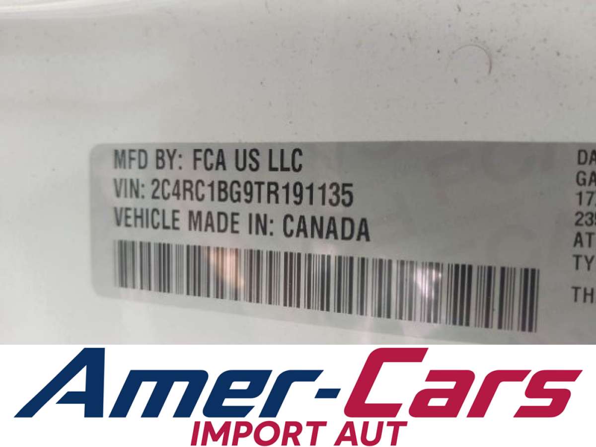 Chrysler Pacifica 2026 z USA — zdjęcie 9 z 16