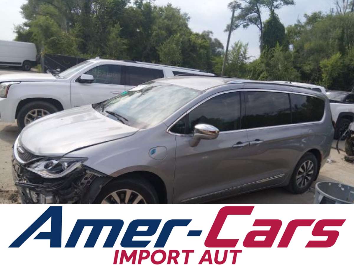 Chrysler Pacifica 2020 z USA — zdjęcie 15 z 17