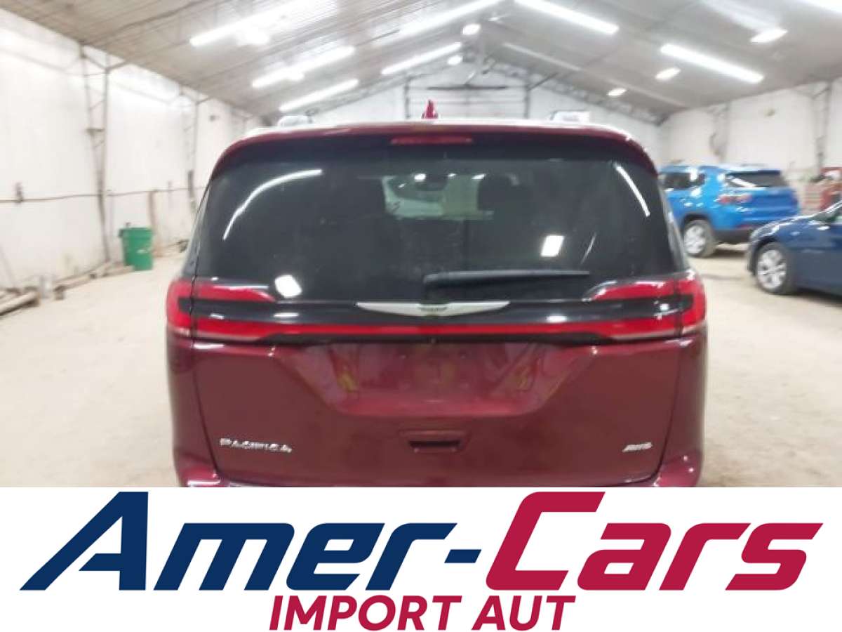 Chrysler Pacifica 2021 z USA — zdjęcie 16 z 18
