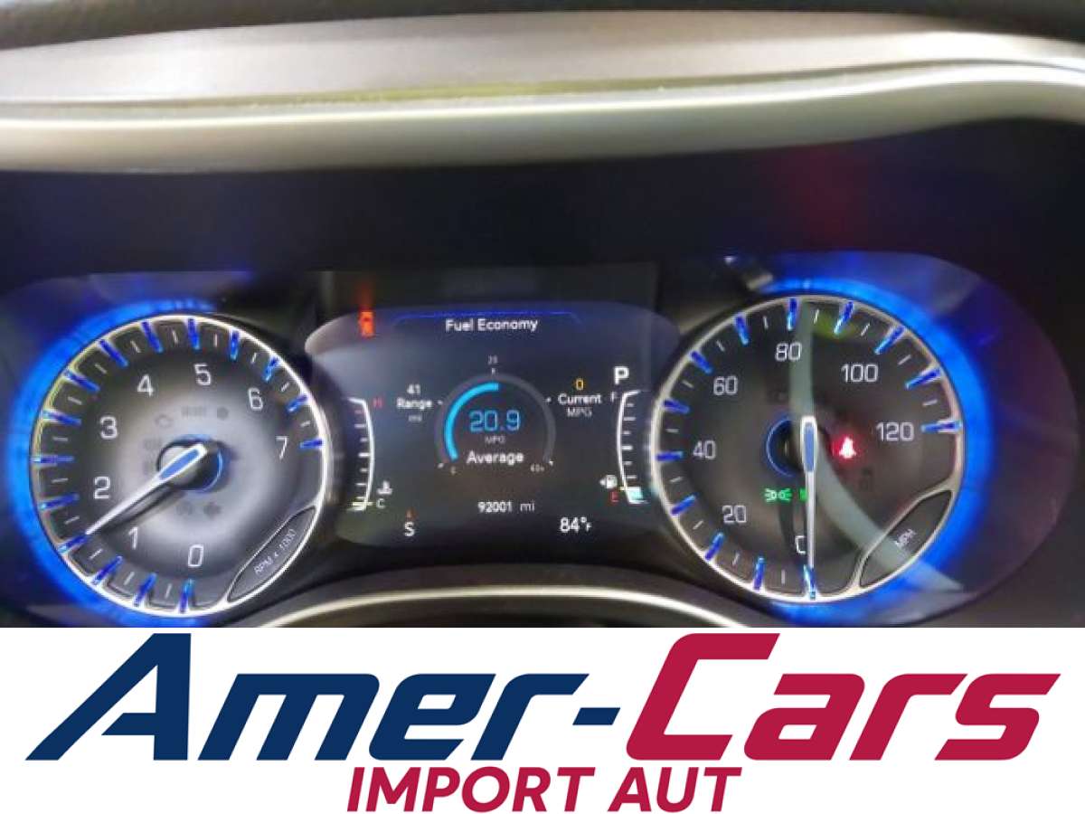Chrysler Pacifica 2021 z USA — zdjęcie 7 z 18