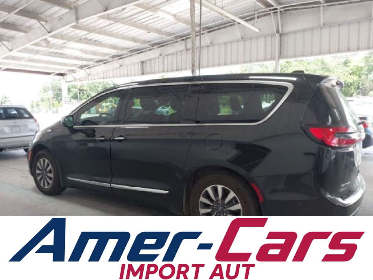 Chrysler Pacifica 2022 z USA — zdjęcie 14 z 16