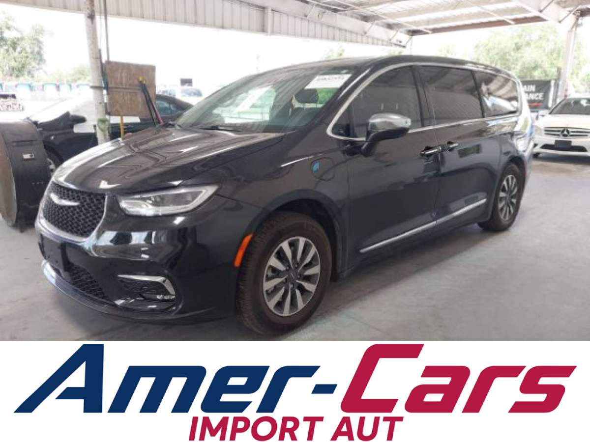 Chrysler Pacifica 2022 z USA — zdjęcie 2 z 16