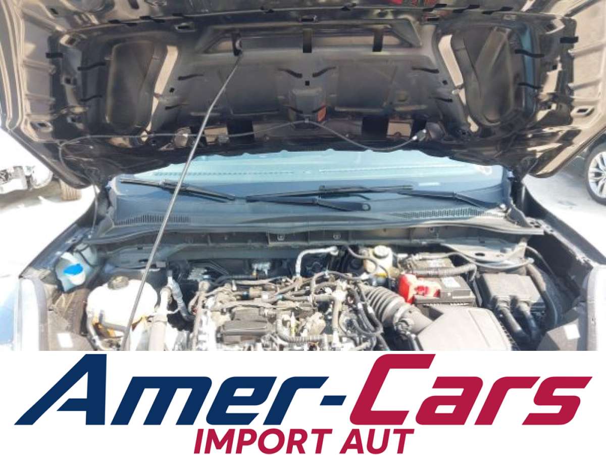 Ford Escape 2022 z USA — zdjęcie 10 z 16