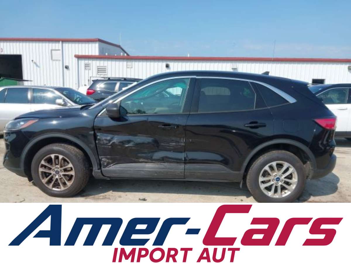 Ford Escape 2022 z USA — zdjęcie 14 z 16