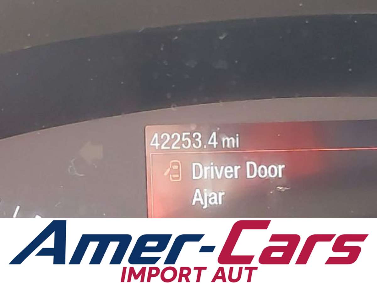 Ford Escape 2022 z USA — zdjęcie 15 z 16