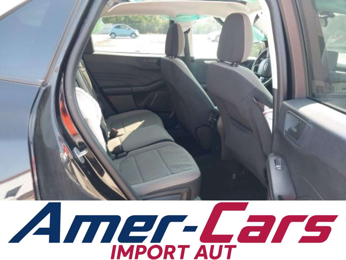 Ford Escape 2022 z USA — zdjęcie 8 z 16