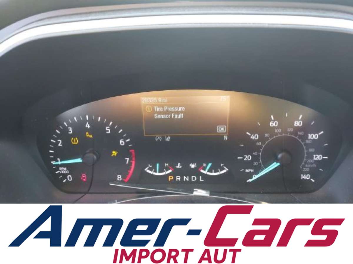 Ford Escape 2020 z USA — zdjęcie 7 z 17