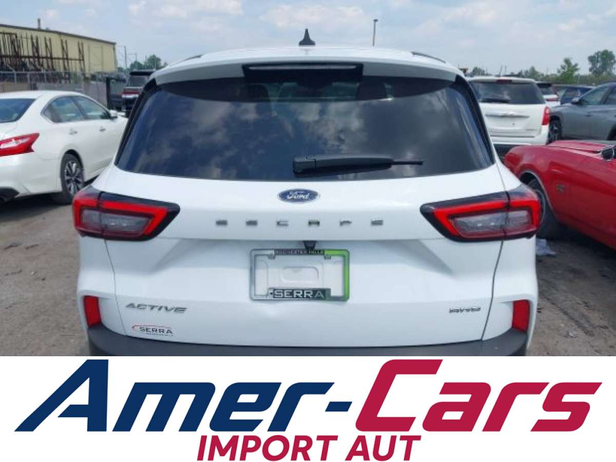 Ford Escape 2023 z USA — zdjęcie 16 z 18