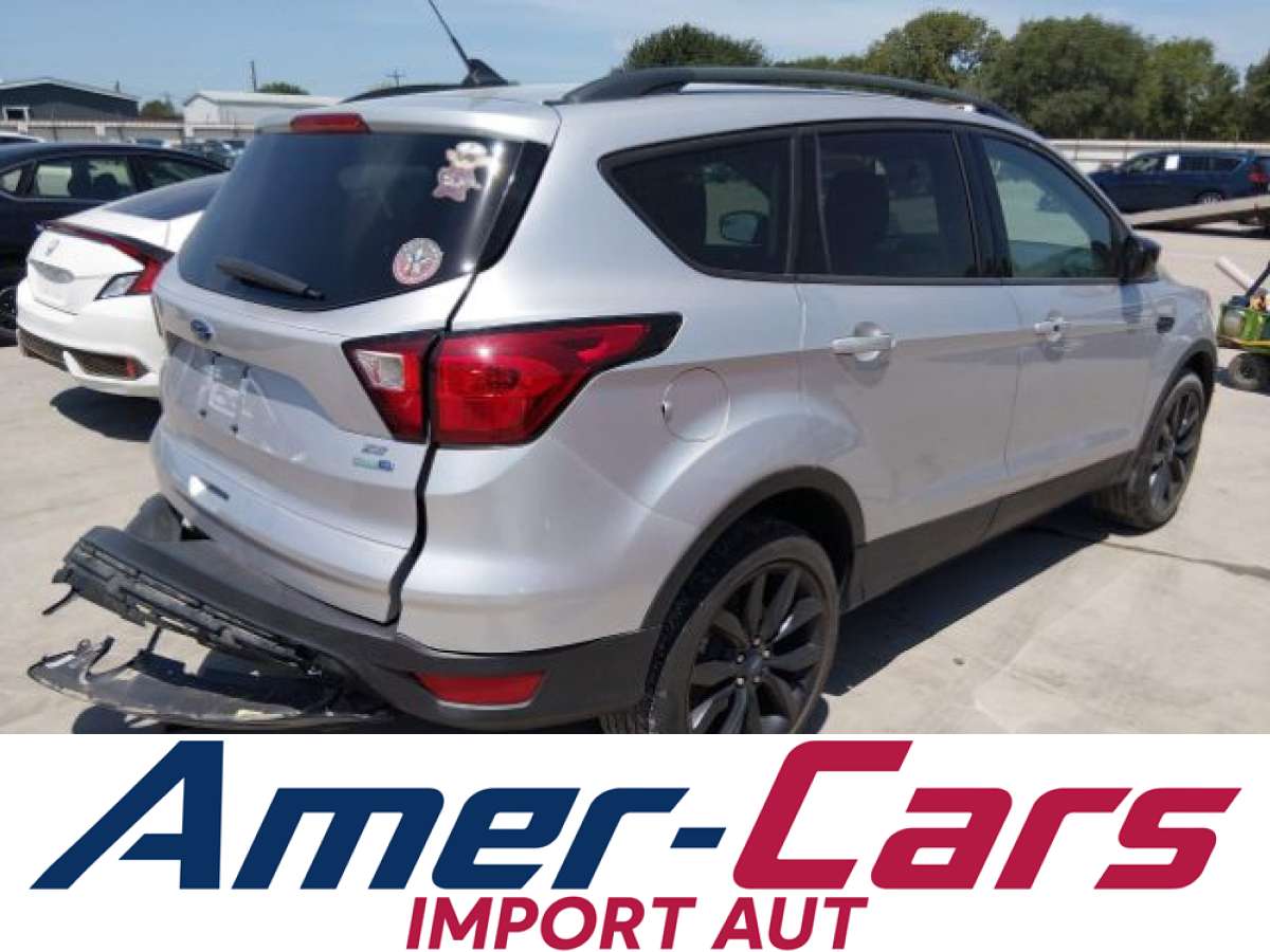 Ford Escape 2019 z USA — zdjęcie 4 z 16