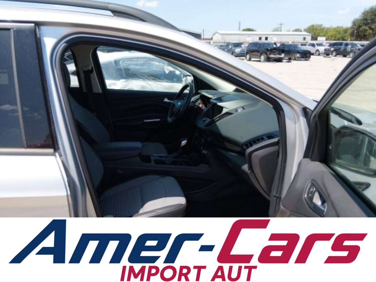 Ford Escape 2019 z USA — zdjęcie 5 z 16