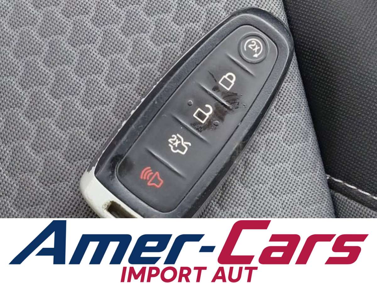 Ford Escape 2019 z USA — zdjęcie 11 z 16