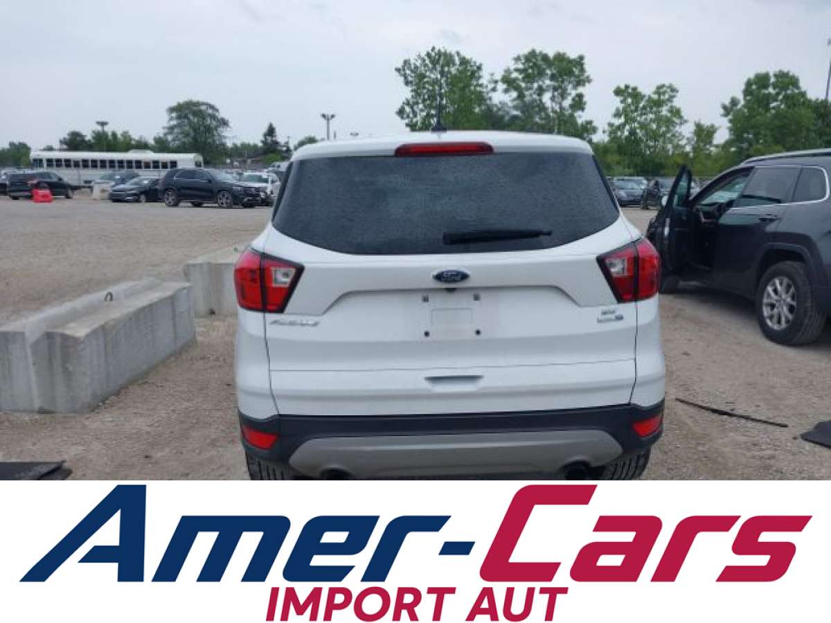 Ford Escape 2019 z USA — zdjęcie 16 z 16