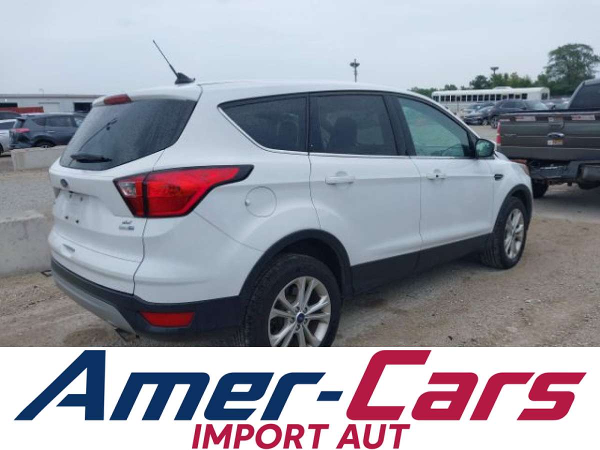 Ford Escape 2019 z USA — zdjęcie 4 z 16