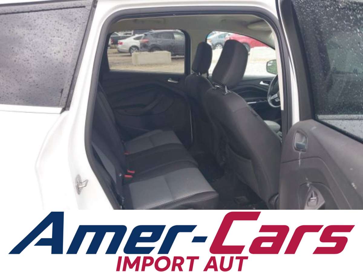 Ford Escape 2019 z USA — zdjęcie 8 z 16