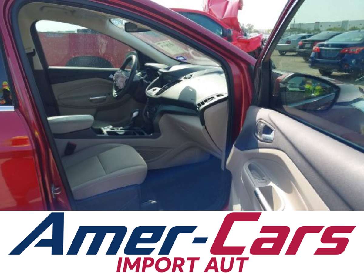 Ford Escape 2019 z USA — zdjęcie 5 z 15