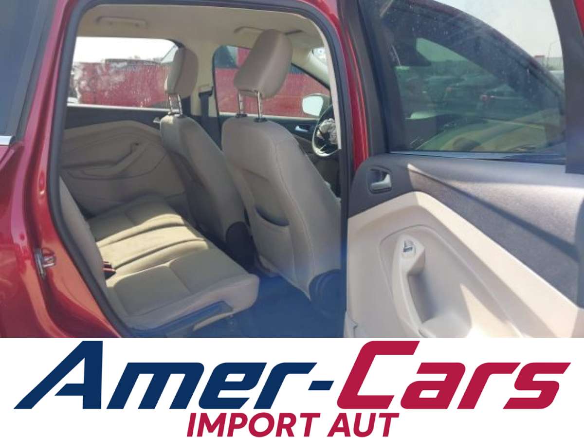 Ford Escape 2019 z USA — zdjęcie 8 z 15