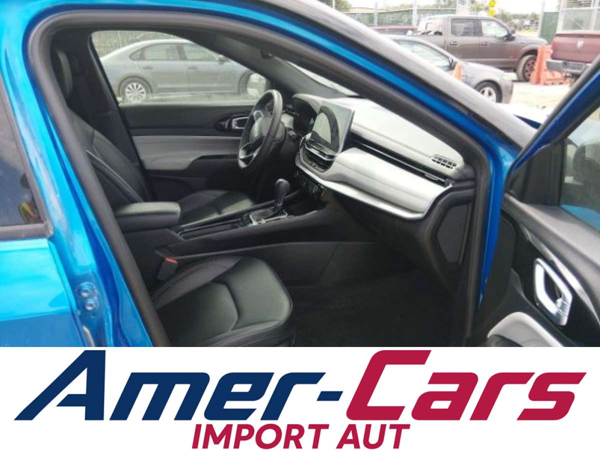 Jeep Compass 2024 z USA — zdjęcie 9 z 15