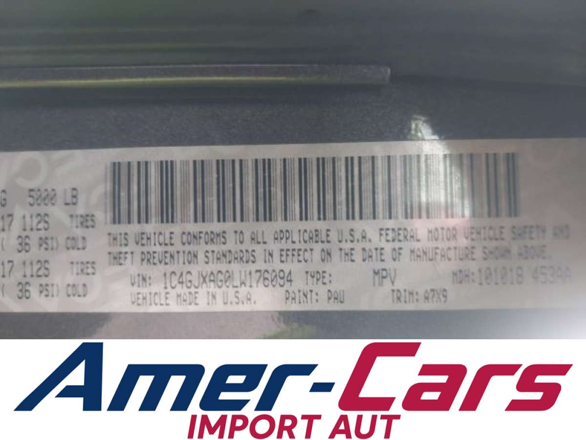 Jeep Wrangler 2020 z USA — zdjęcie 9 z 17